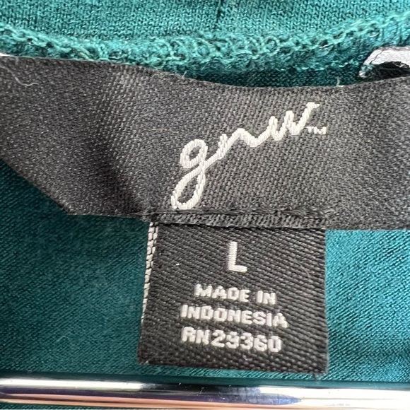 5/$25 GNW large sleeve movk turtle neck top - Picture 4 of 4